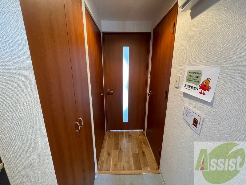 玄関　玄関の様子です。明るい印象ですね。気分もあがりそう。