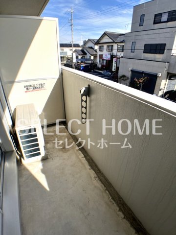 バルコニー　バルコニーからの眺めを楽しみながら食事をしませんか