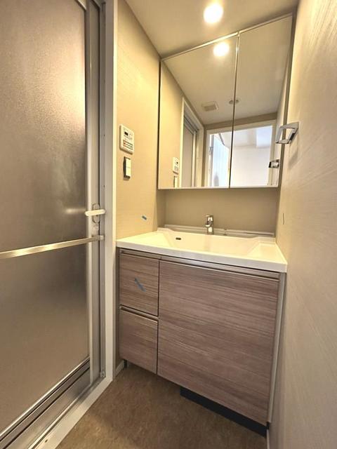 洗面設備　※写真は同タイプ住戸です。
