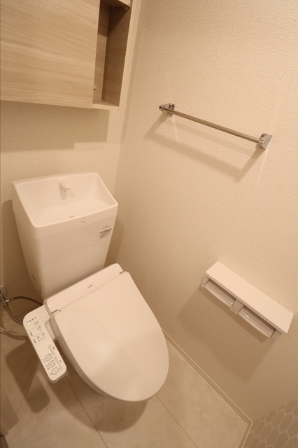 トイレ　温水洗浄暖房便座