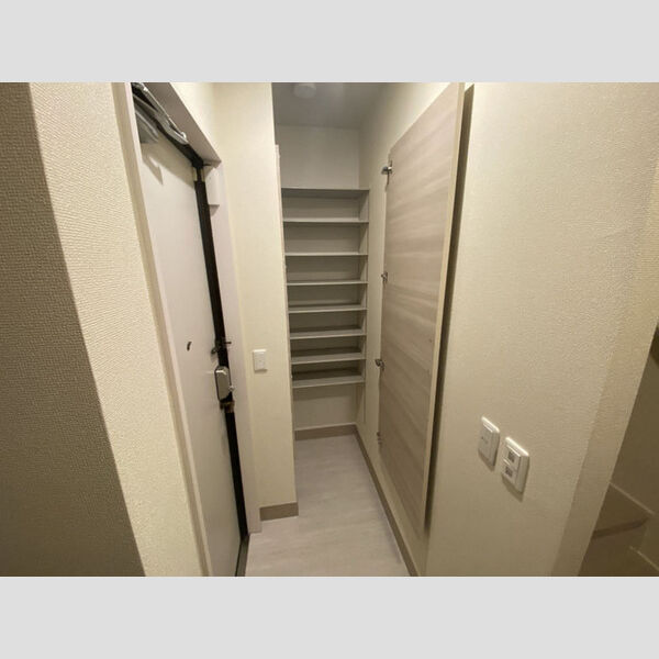 玄関　愛知銀行藤ヶ丘支店