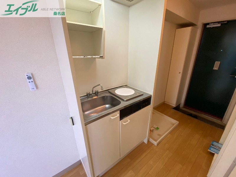 キッチン　同物件別部屋の写真です