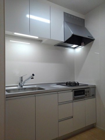 キッチン　コンパクトなキッチンで掃除もラクラク