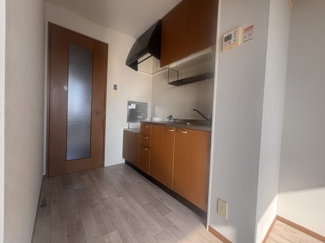 キッチン　広々してるので快適に料理ができます。