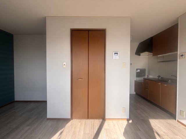 収納　衣類や荷物がたくさんあっても安心の収納力です。