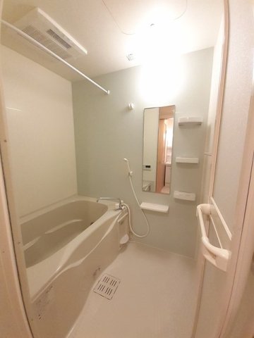 バス・シャワールーム　ゆったり過ごせるお風呂です