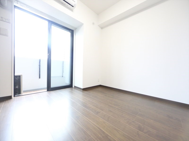 バルコニー　洋室7.3帖　エアコン完備　バルコニー