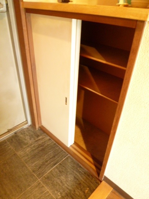 玄関　現況優先。シューズボックス