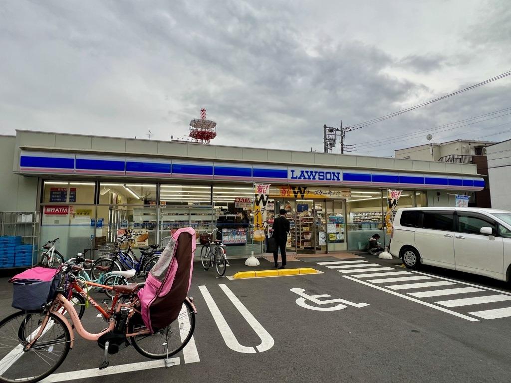 コンビニ　ローソン 足立竹の塚五丁目店（コンビニ）まで296m