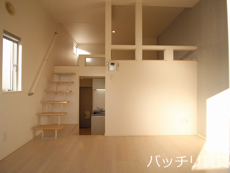 居室・リビング　同型タイプの為、現状を優先致します。