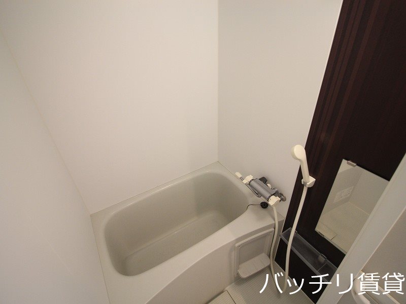 バス・シャワールーム　同型タイプの為、現状を優先致します。