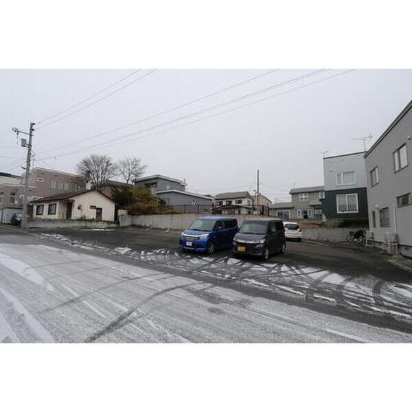 駐車場　車をお持ちの方に嬉しい駐車場付きの物件です