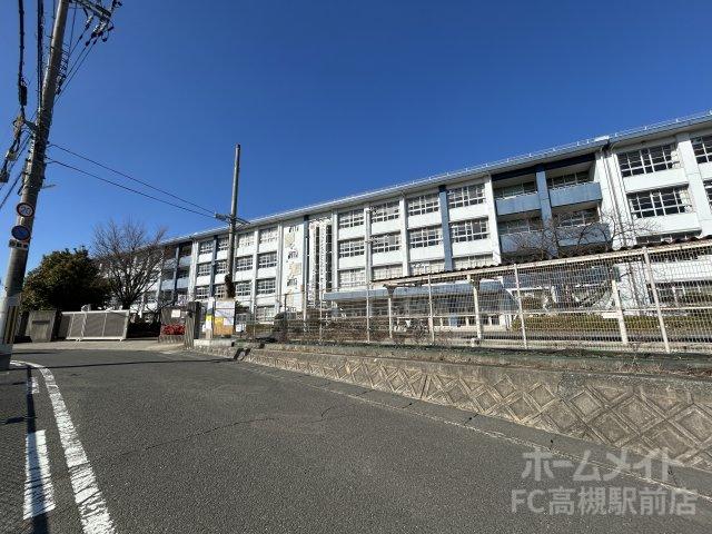 高校・高専　大阪府立高槻北高等学校（高校・高専）まで446m