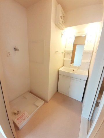 洗面設備　脱衣スペースもあります