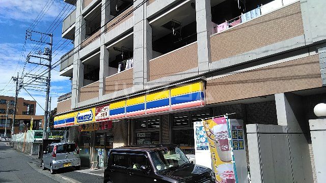 コンビニ　ミニストップ 生田駅南口店（コンビニ）まで1054m