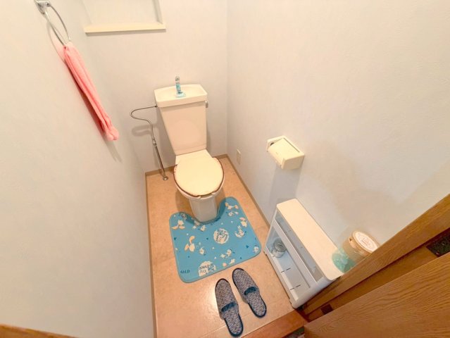 トイレ　清潔感のあるトイレは、誰もがリラックスできる空間です。