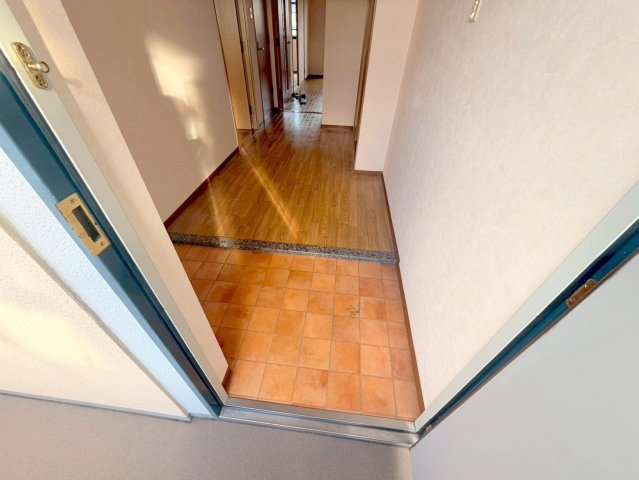 玄関　落ち着いたおしゃれな玄関です。