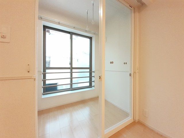 バルコニー　雨の日でも安心のサンルームです