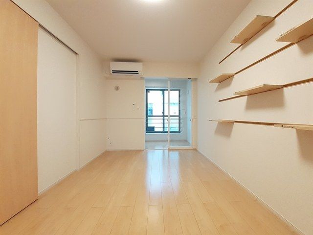 居室・リビング　ゆったりとした居間です