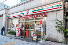 コンビニ　セブンイレブン 門前仲町駅西店（コンビニ）まで210m