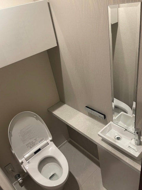 トイレ　温水洗浄便座