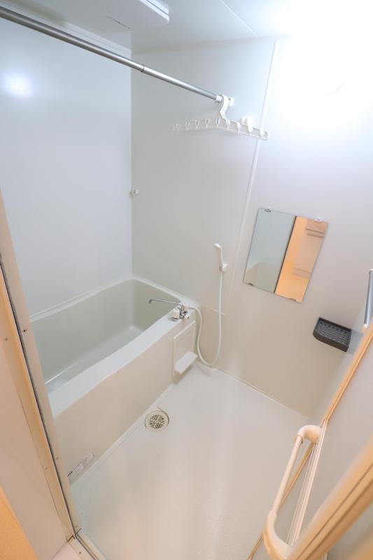 バス・シャワールーム　1　浴室乾燥機付きバス