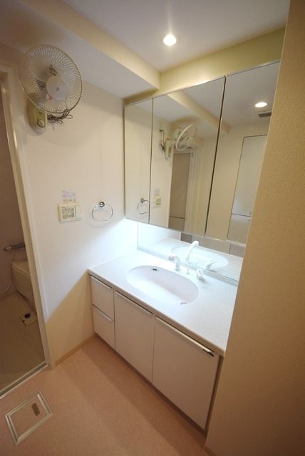 洗面設備　★★朝の身支度に嬉しい独立洗面台★★