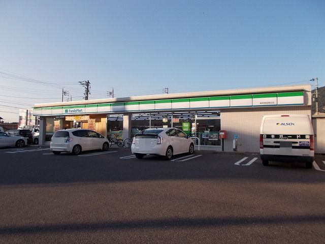 コンビニ　ファミリーマート岐阜長良真生店（コンビニ）まで355m