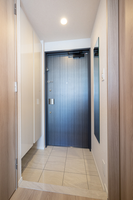 玄関　※写真は同タイプ住戸です。