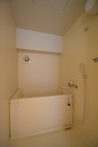 バス・シャワールーム　同物件別号室の写真です。