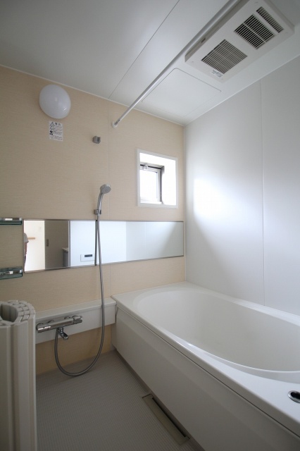 バス・シャワールーム　同物件、別号室