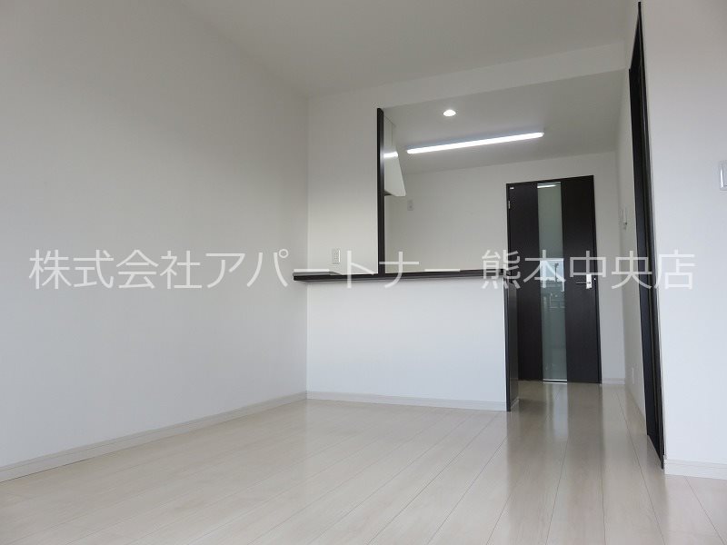 居室・リビング　明るいリビングです☆