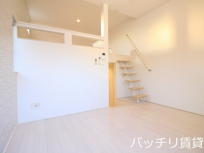 居室・リビング　同型タイプの為、現状を優先致します。