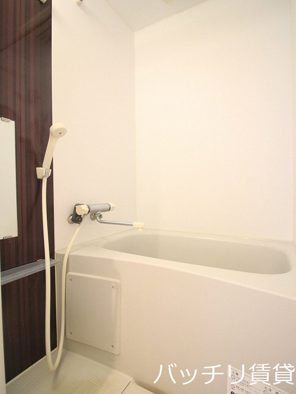 バス・シャワールーム　同型タイプの為、現状を優先致します。