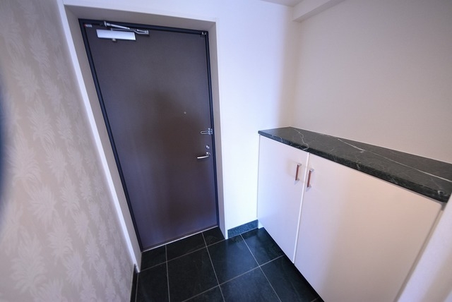 玄関　※別部屋参考写真