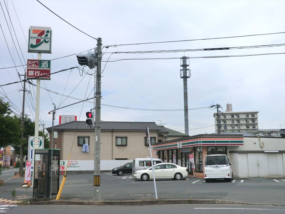 コンビニ　セブンイレブン八幡穴生1丁目店（コンビニ）まで98m