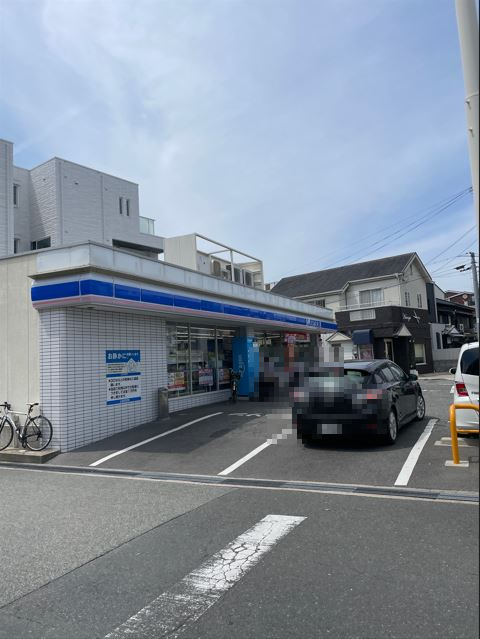 コンビニ　ローソン 豊中蛍池中町三丁目店（コンビニ）まで442m