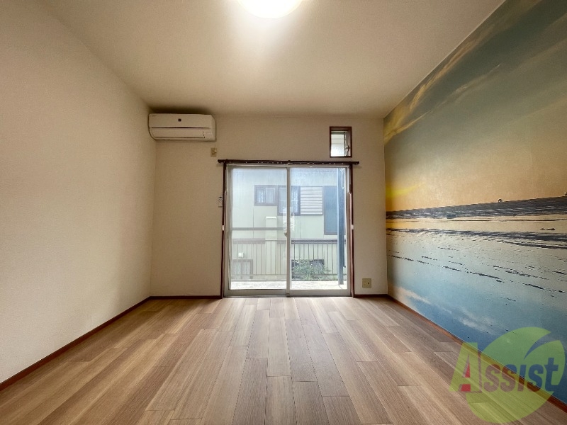 居室・リビング　こちら生活のメインとなる７．１帖の洋室になります。