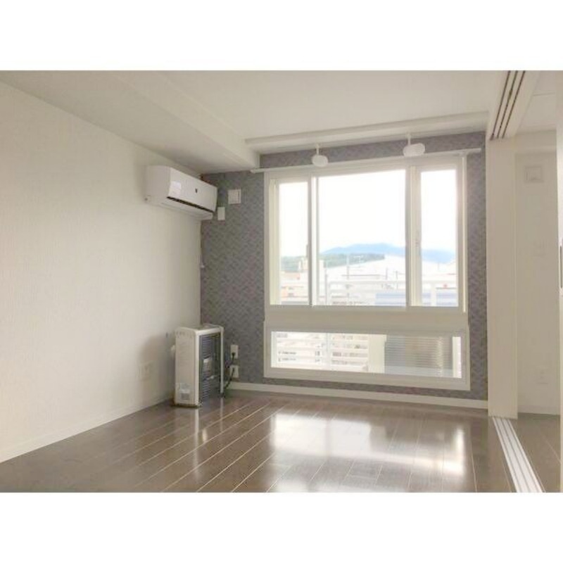 居室・リビング　明るく広々リビングスペース♪