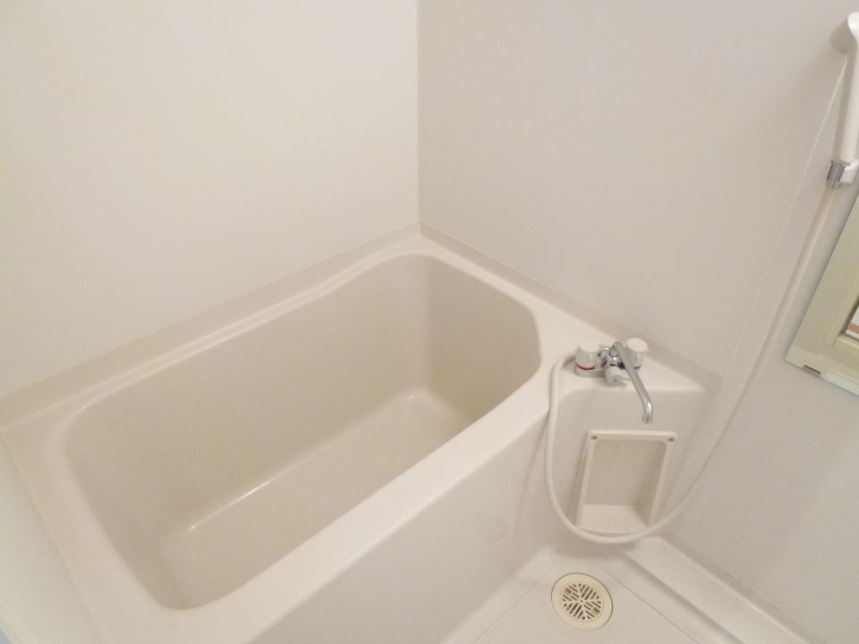 バス・シャワールーム　シャンプー置き場あります！！