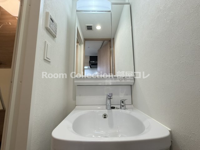 洗面設備　※同物件他部屋写真 反転、色違いの場合有 現況優先