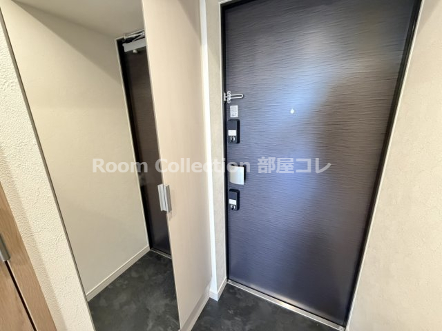 玄関　※同物件他部屋写真 反転、色違いの場合有 現況優先