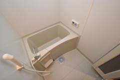 バス・シャワールーム　※同建物の別のお部屋の写真です。