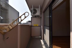 バルコニー　※同建物の別のお部屋の写真です。