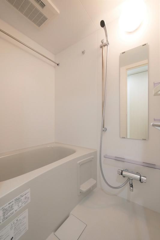 バス・シャワールーム　ゆっくりバスタイムをお楽しみください☆