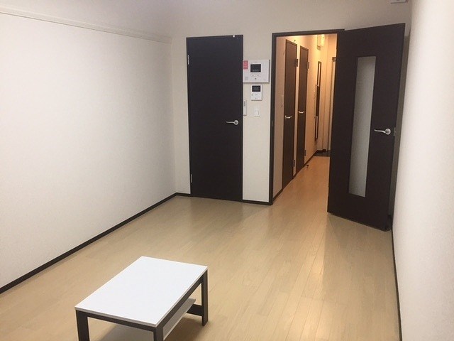 居室・リビング　家具家電付きです。