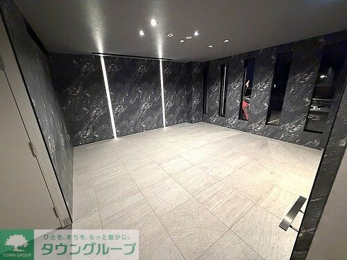 エントランス　エントランス