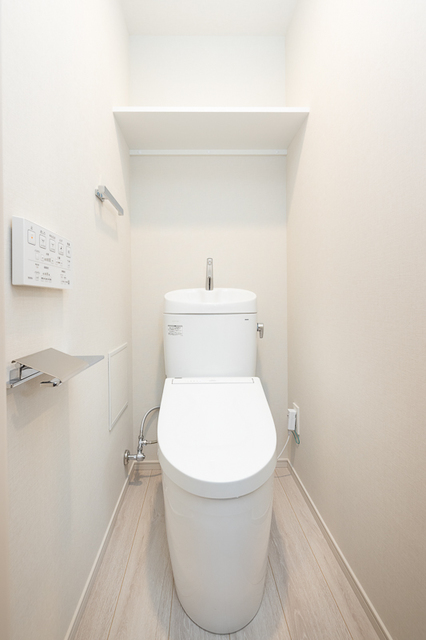 トイレ　※写真は同タイプ住戸です。