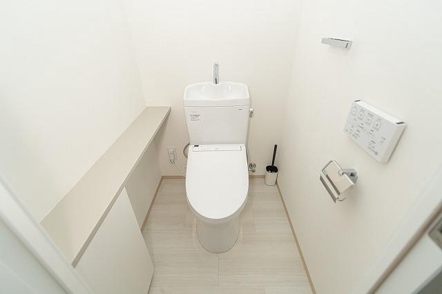 トイレ　トイレ