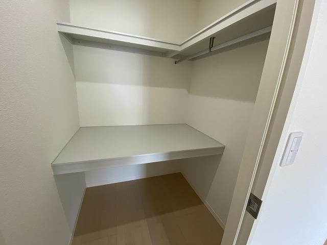 収納　たっぷり収納・ウォークインクローゼット内